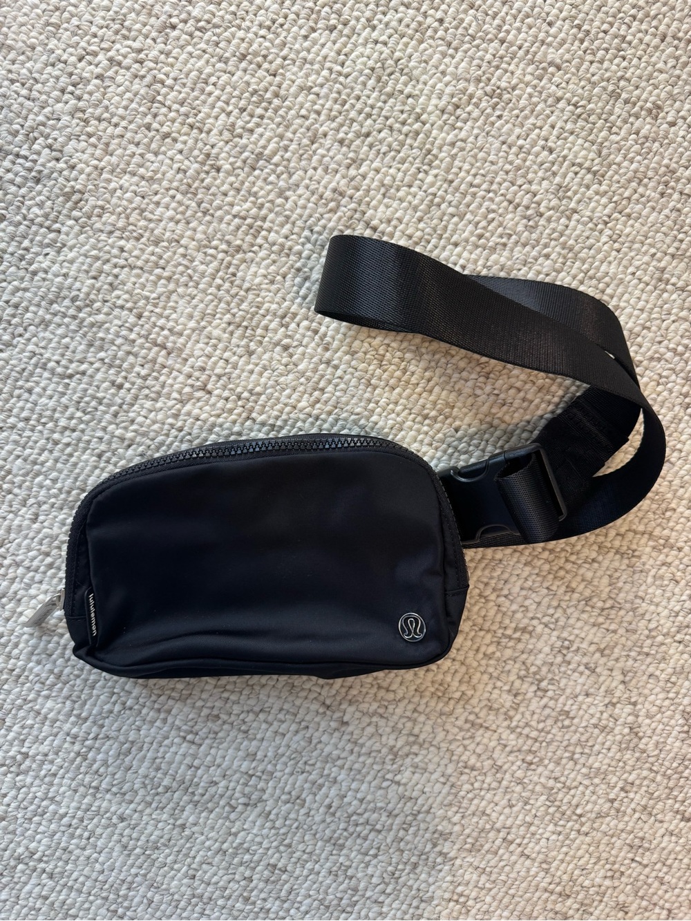 lululemon black belt bag